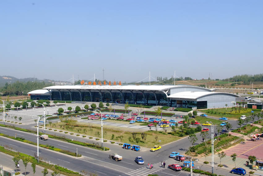 盱眙汽車客運(yùn)站 建筑面積23000㎡，結(jié)構(gòu)跨度48m.jpg